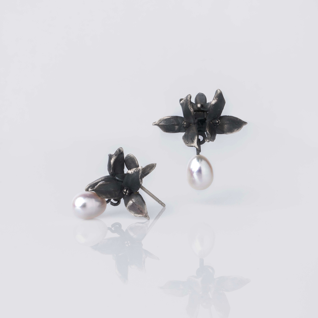 Dreamer Trillium & Pearls Earrings