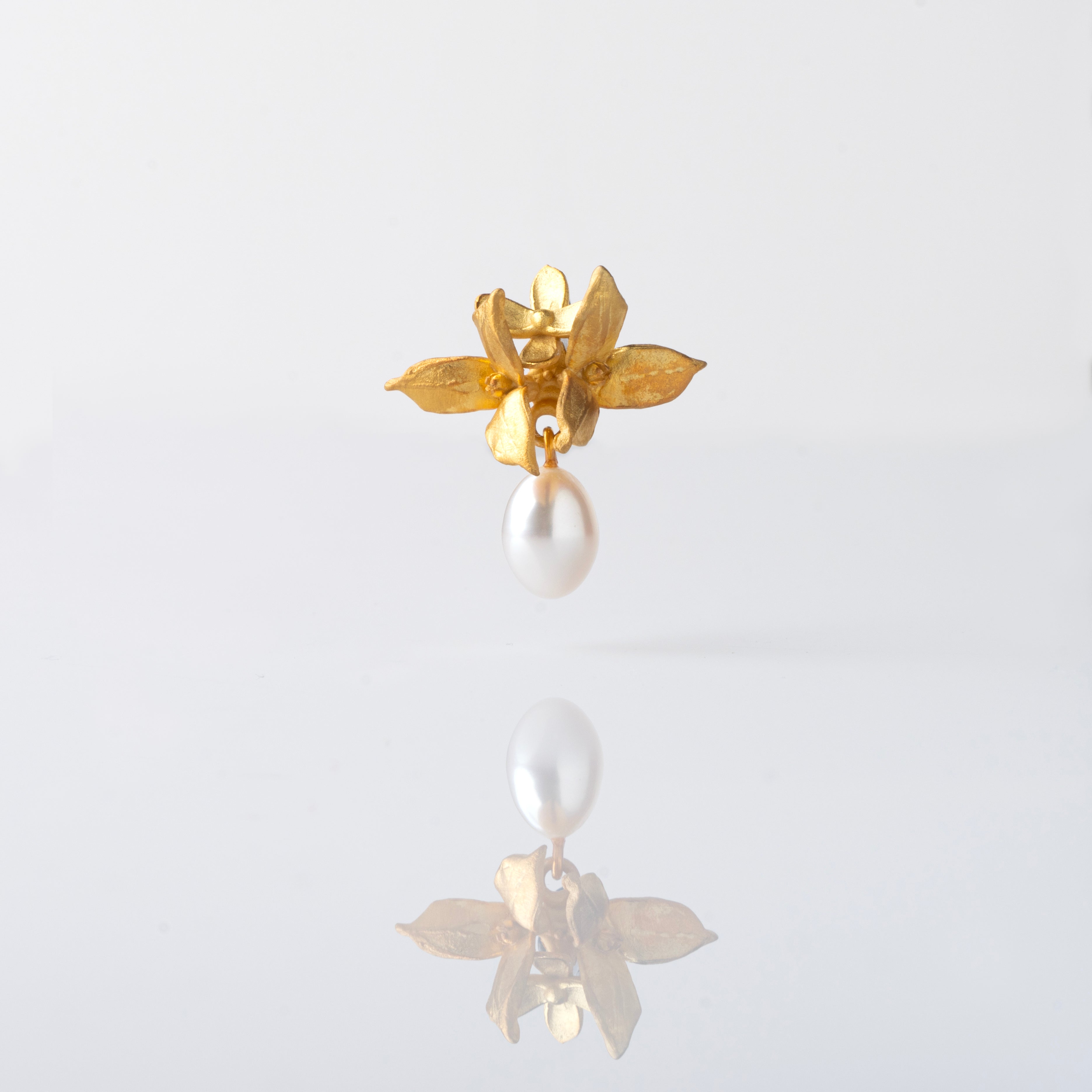 Dreamer Trillium & Pearls Earrings