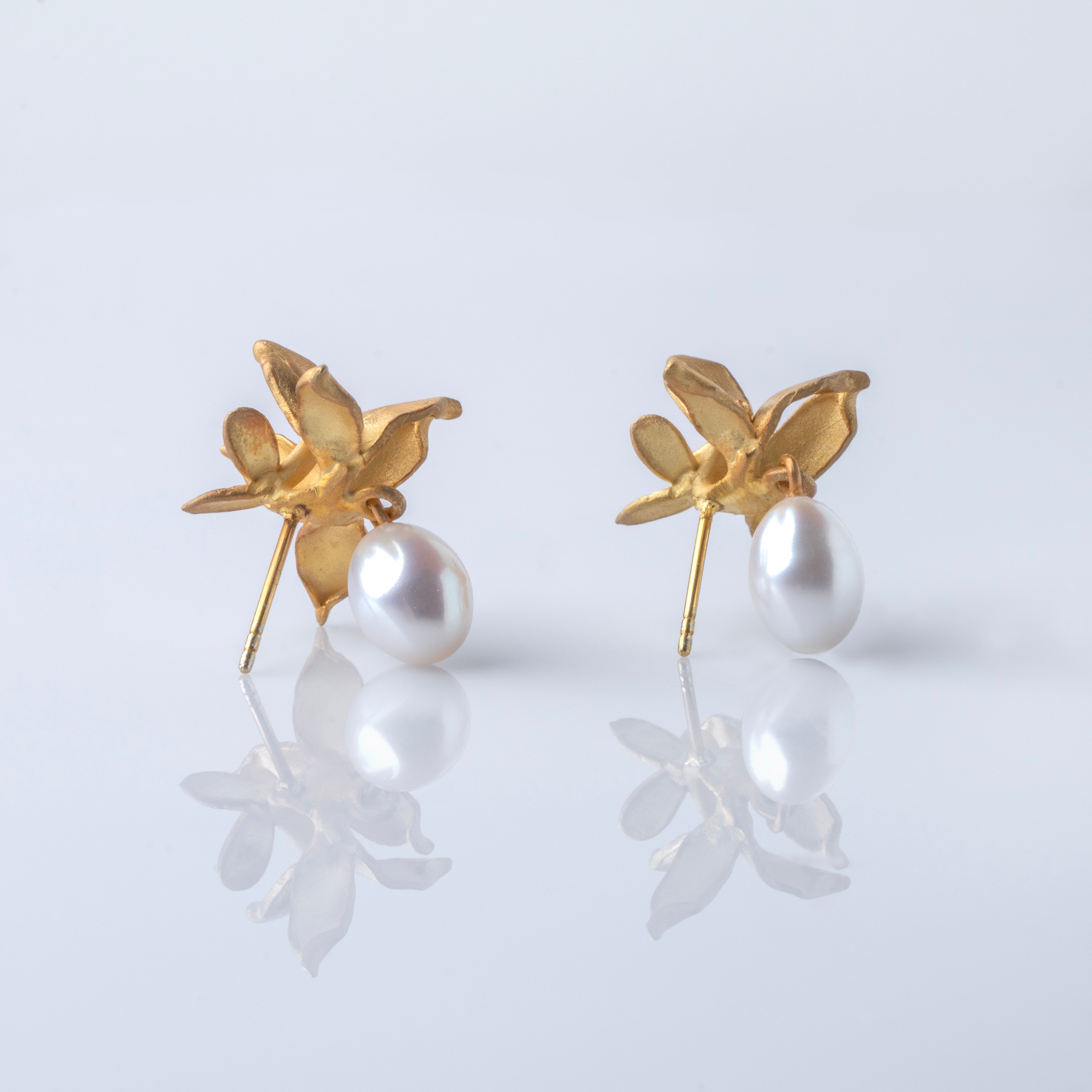 Dreamer Trillium & Pearls Earrings