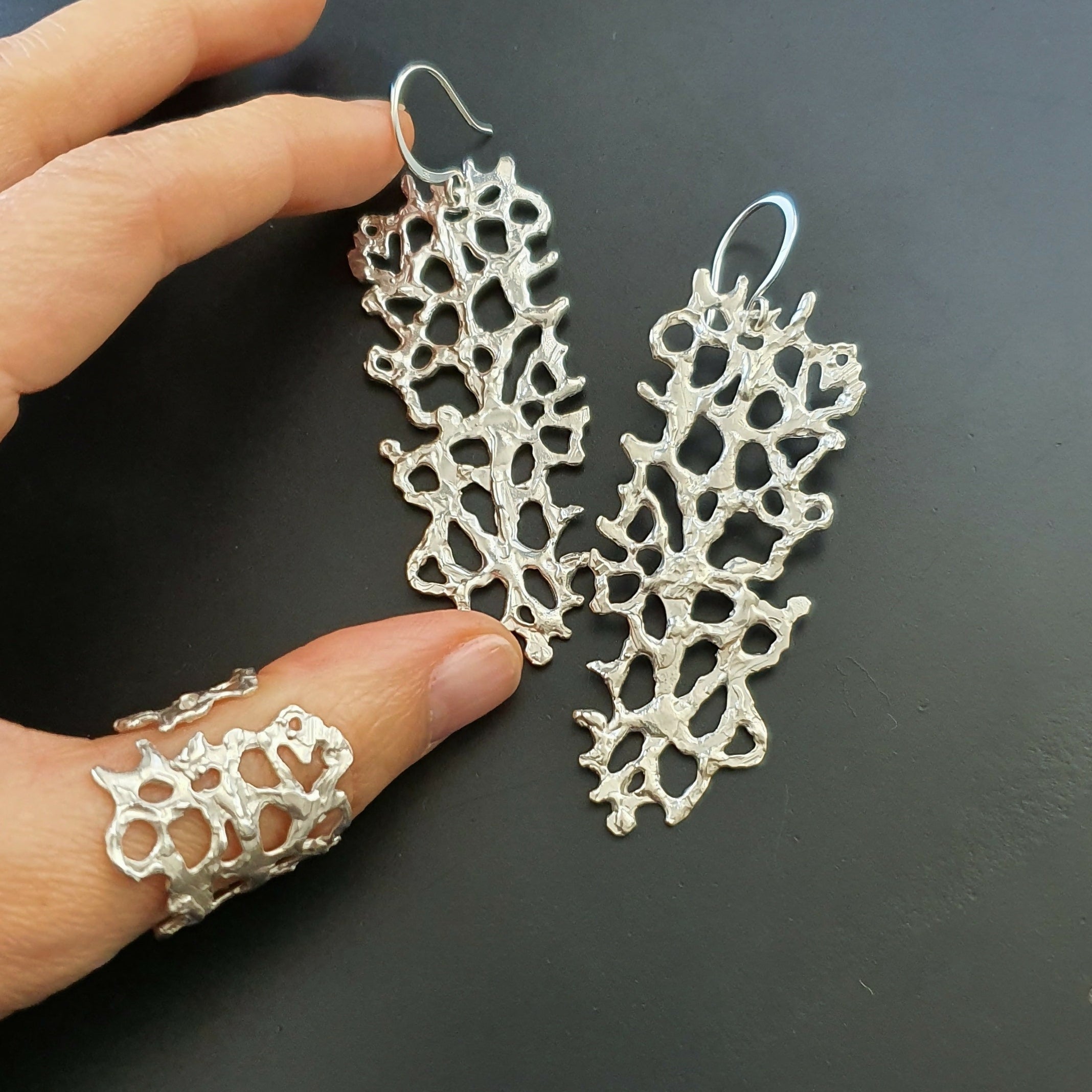 Spellbound with Corals Earrings/Bright silver